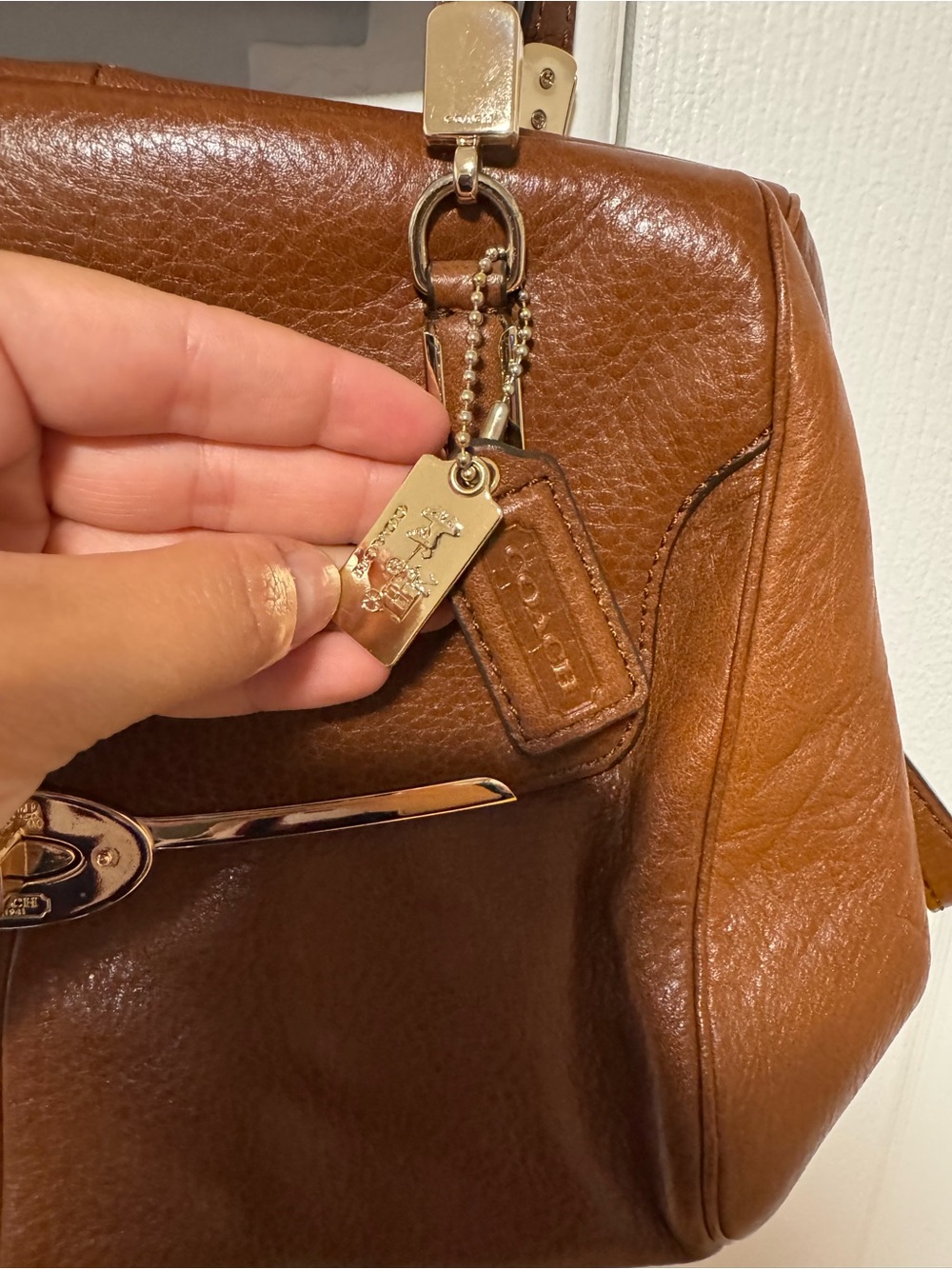 Classic Brown Leather Satchel Handbag - Picture 3 of 10